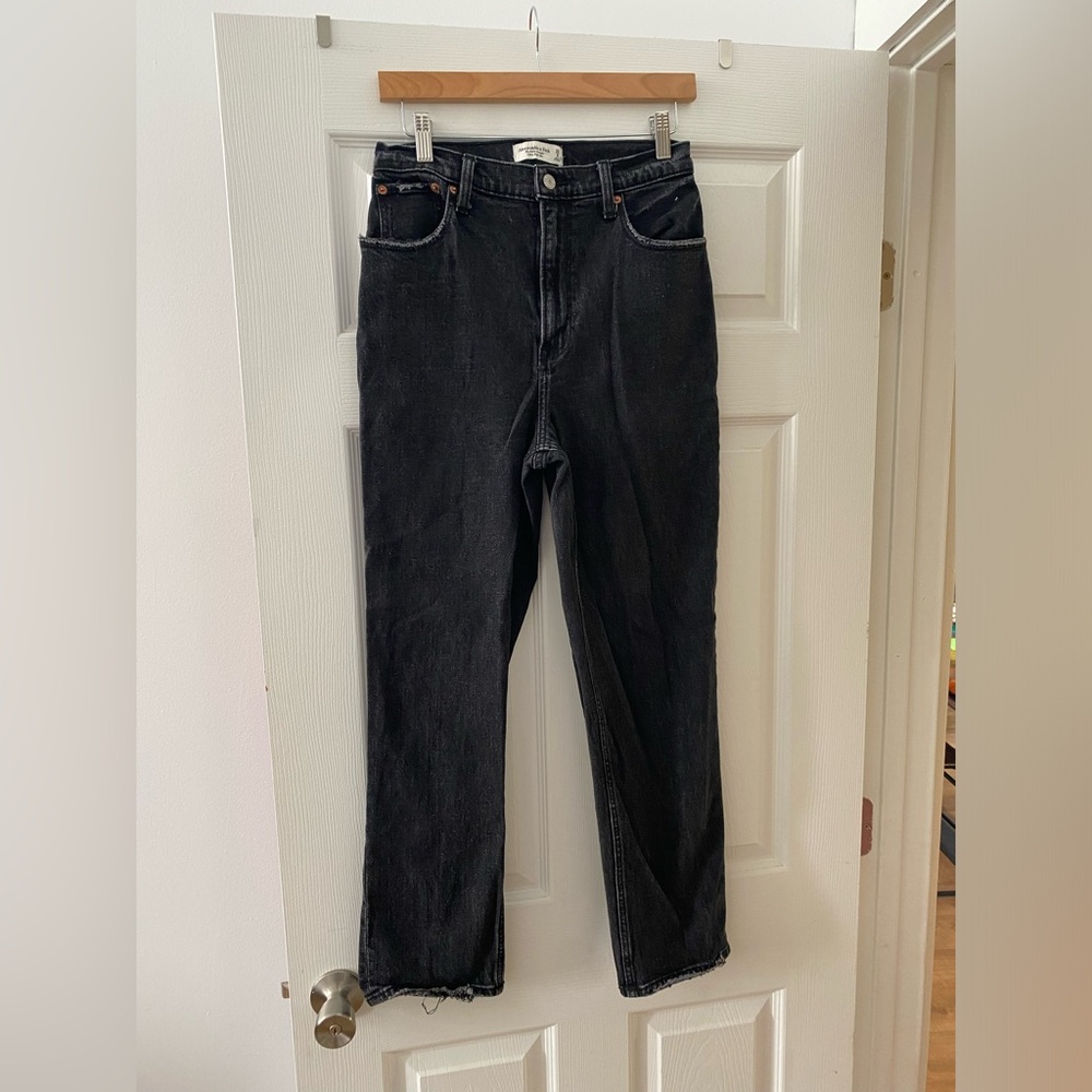Abercrombie Curve Love Ultra High Rise Ankle Straight Jeans